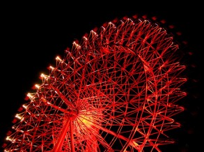 HEP FIVE 都心にそびえ立つ真っ赤な観覧車