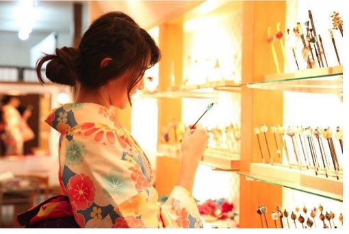 Accessories for kimono hair
