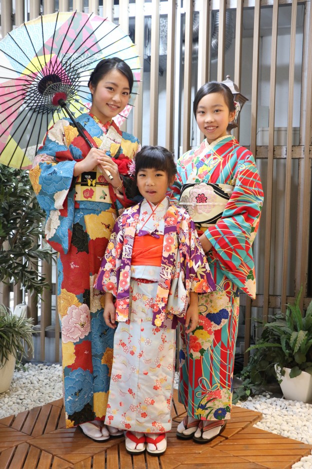 とってもかわいい三姉妹 着物レンタルwargo金沢香林坊店
