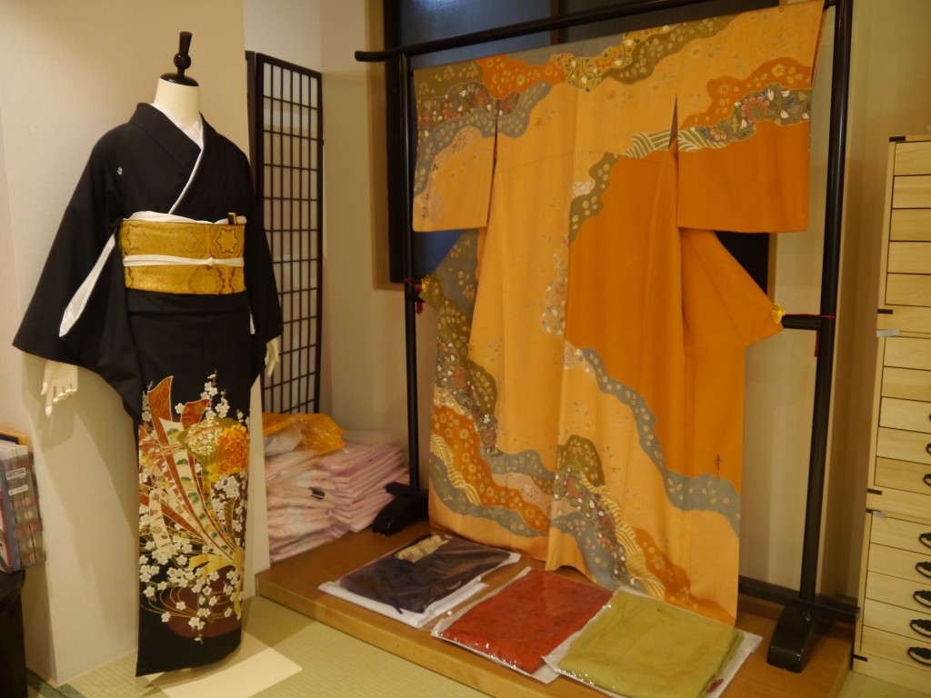 男性編 結婚式や披露宴にも着ていける 紋付袴で参列するときのマナー 京都着物レンタルwargo