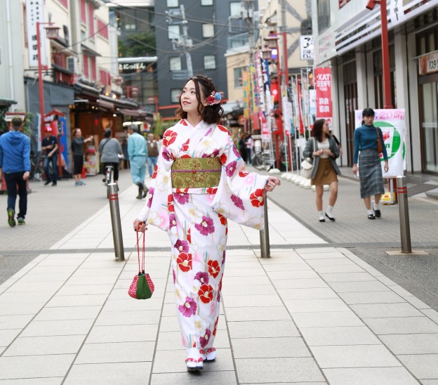 インスタ女子必見 浅草のフォトジェニックスポットのご紹介 京都着物レンタルwargo