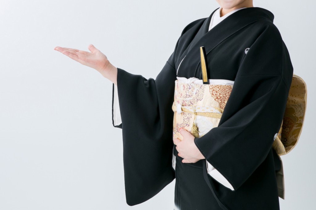 お宮参りに着用する祖母の服装とは 父方 母方別 京都着物レンタルwargo