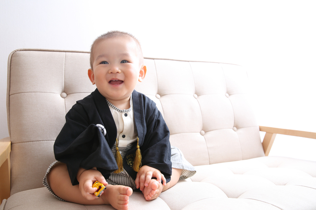 お宮参りの服装 赤ちゃんや両親はどんな着物を着るの 京都着物レンタルwargo